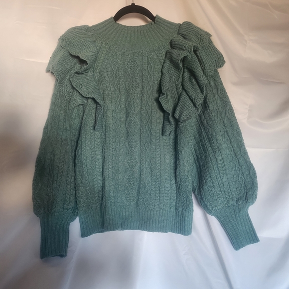 Green Listicle Sweater with poof shoulder detail. small. - Picture 7 of 11